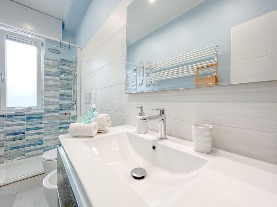サヴォーナFree Parking - Elegante Casa Con Wifi -Smarttvアパートメント エクステリア 写真