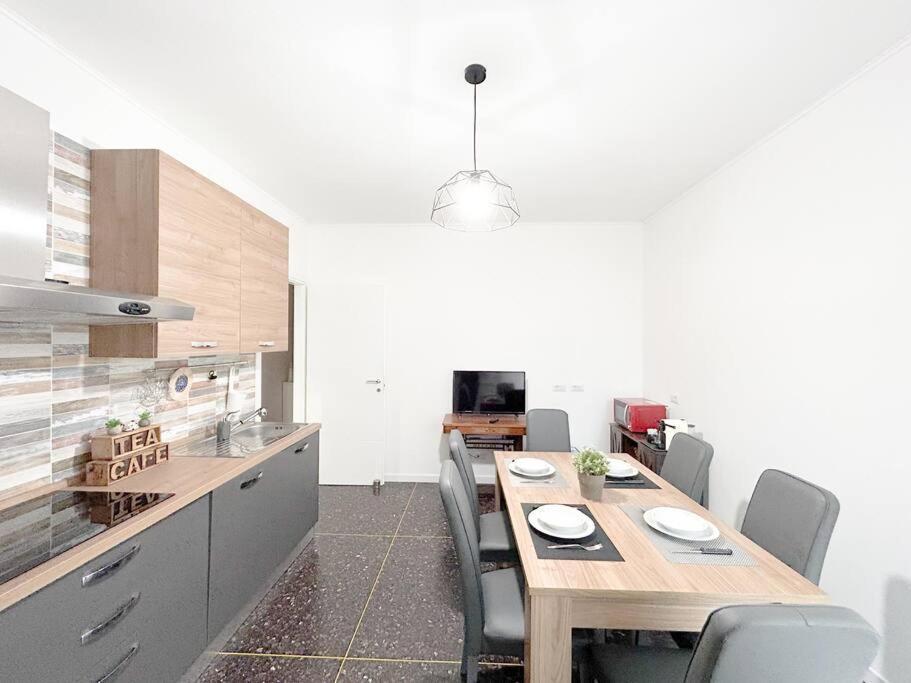 サヴォーナFree Parking - Elegante Casa Con Wifi -Smarttvアパートメント エクステリア 写真